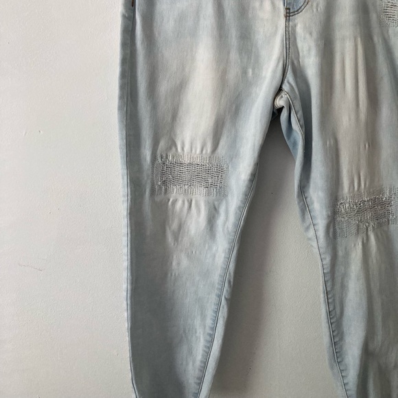 Liverpool Crop Ankle Distressed Skinny Jean 12P - Picture 4 of 16